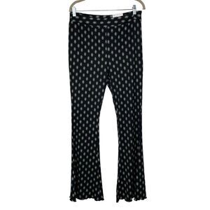 SO High Rise Lettuce Hem Flare Pants Black and Cream Size S New